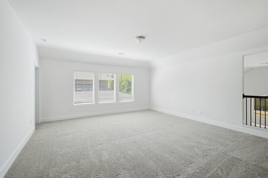 Spacious, unfurnished interior of a new home in Sundance Cove, Crosby (Image 44).