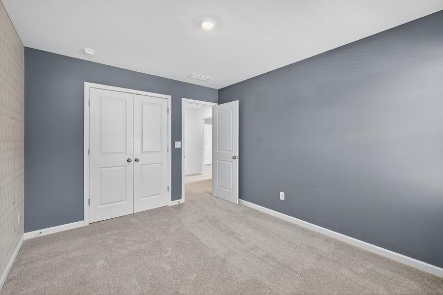 Spacious, unfurnished interior of a new home in Buice Lake, Acworth (Image 28).