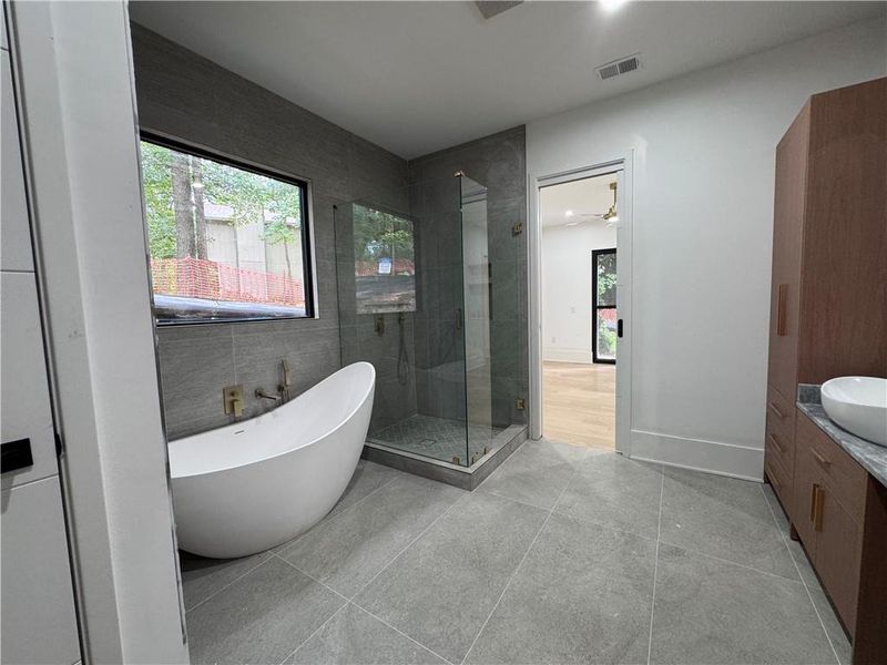Furnished interior view inside a new home in , Alpharetta (Image 6).
