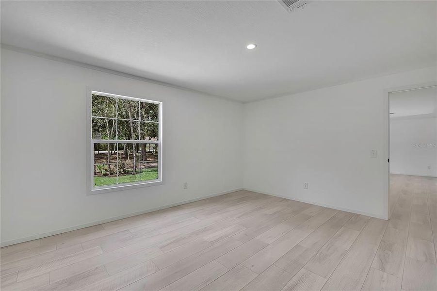 Spacious, unfurnished interior of a new home in , Homosassa (Image 42).