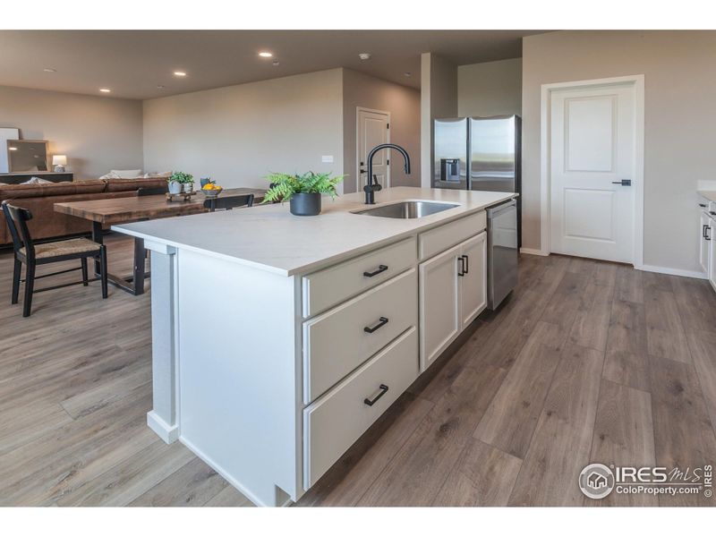 KITCHEN ISLAND