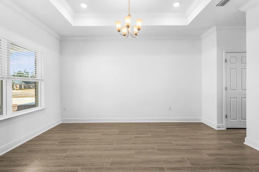 Spacious, unfurnished interior of a new home in Lake Merial, Panama City (Image 20).