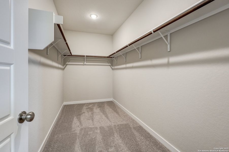 Spacious, unfurnished interior of a new home in Cinco Lakes, San Antonio (Image 24). Spacious, unfurnished interior of a new home in Cinco Lakes, San Antonio (Image 24).