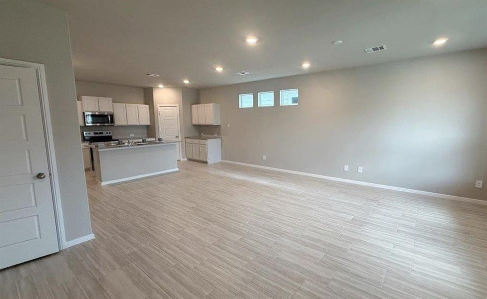 Dining-Living Dining-Living