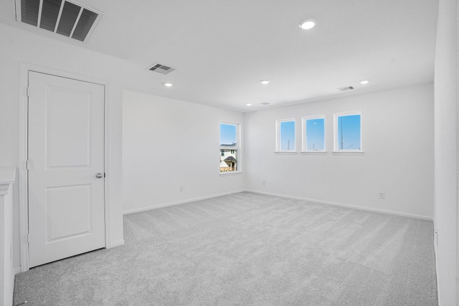 Representative unfurnished interior of a home built from the Paisley by Taylor Morrison in Hockley Meadows, Hockley (Image 18).