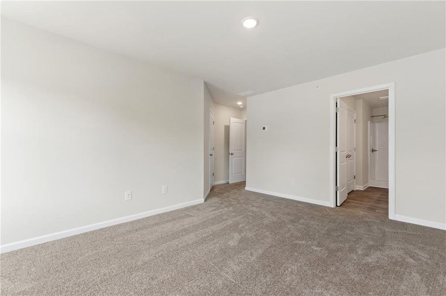 Spacious, unfurnished interior of a new home in Carolina, Palmetto (Image 12). Spacious, unfurnished interior of a new home in Carolina, Palmetto (Image 12).
