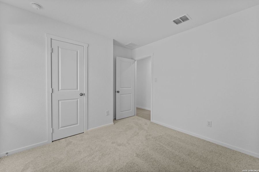 Spacious, unfurnished interior of a new home in Higdon Crossing, San Antonio (Image 21).