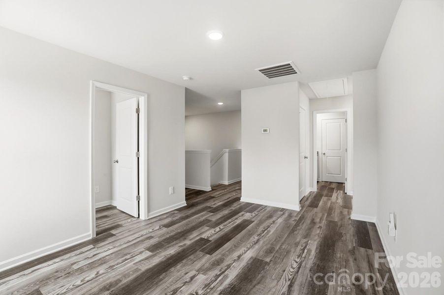 Spacious, unfurnished interior of a new home in , Lincolnton (Image 24).