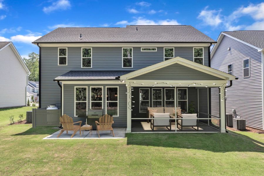 Representative exterior details of a home built from the The Whitley by RobuckHomes in Kennebec Crossing, Angier (Image 7).