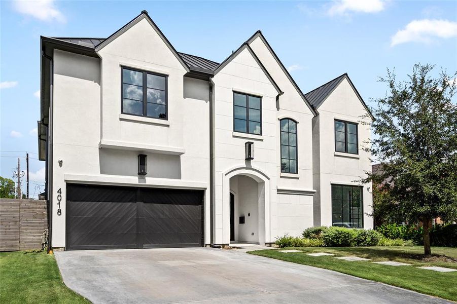 The clean lines and minimalist design of this recent construction create a bold yet refined curb appeal. A contemporary masterpiece you must see!