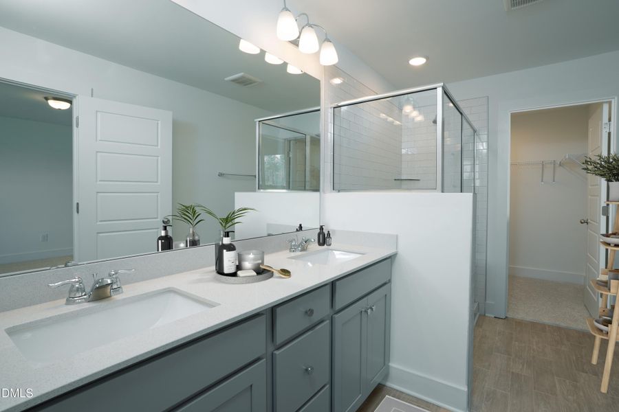 Aurora Owner's Bath Aurora Owner's Bath