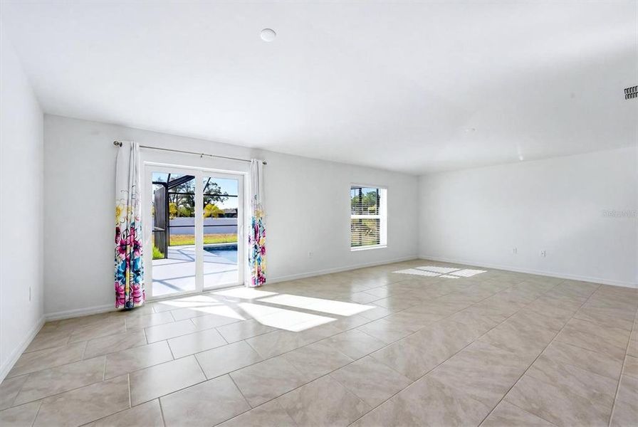 Spacious, unfurnished interior of a new home in Rotonda Lakes, Rotonda West (Image 15).