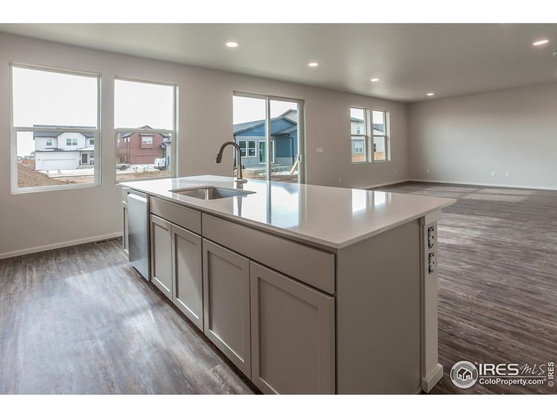 KITCHEN ISLAND