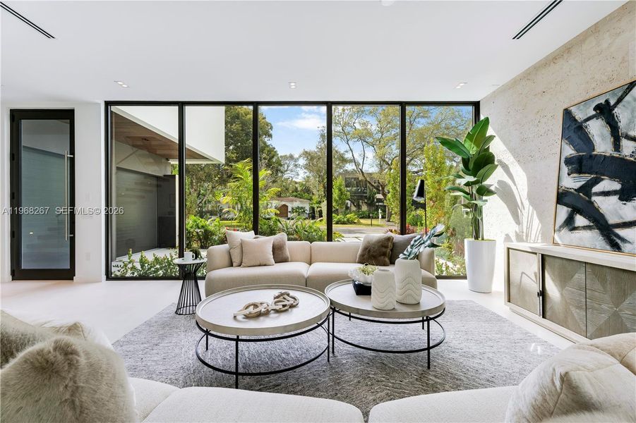 Exterior details and patio area of a home in , Miami (Image 28).