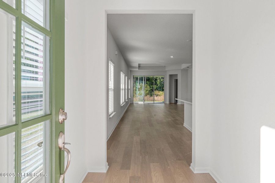 Spacious, unfurnished interior of a new home in Beacon Lake, St. Augustine (Image 14).