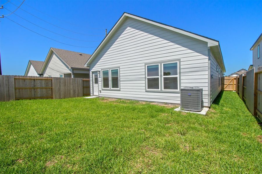 Enjoy no backyard neighbors