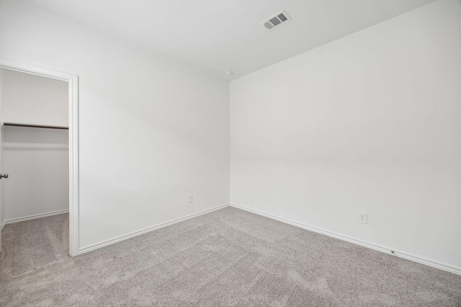 Spacious, unfurnished interior of a new home in Montgomery Bend, Montgomery (Image 28).