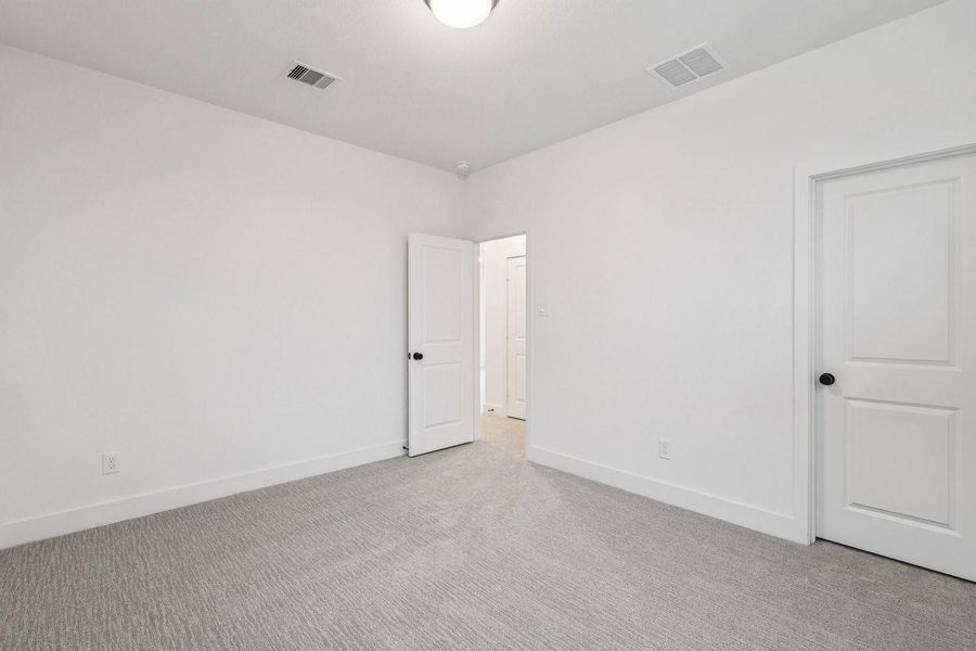 21603 Berry Crest Bed 2