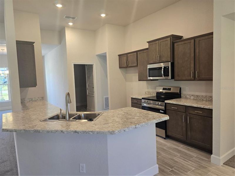 Furnished interior view inside a new home in Sugarmill Woods, Homosassa (Image 6).