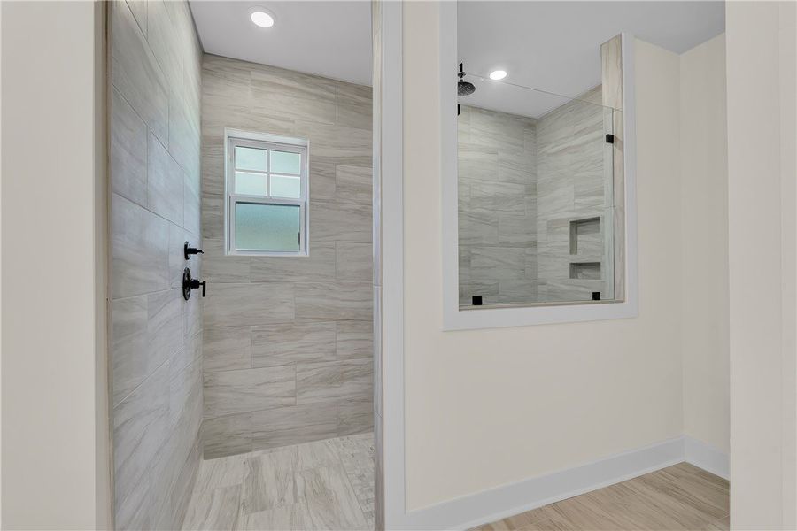 Image 15 of a home in Edwards Ridge.