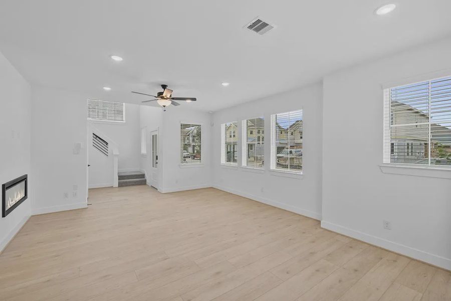 Spacious, unfurnished interior of a new home in Bridgeland Courtyard, Cypress (Image 13).