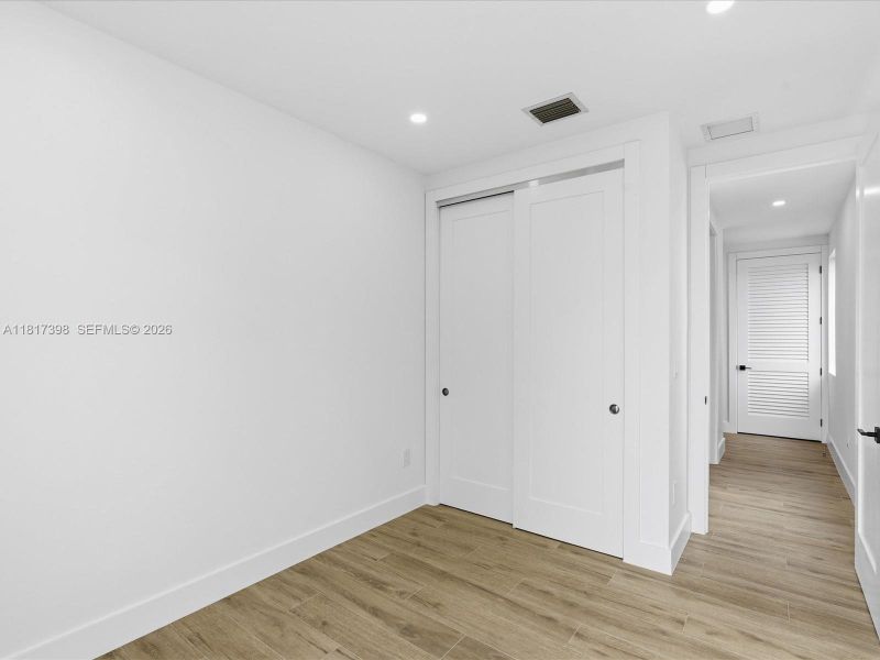 Spacious, unfurnished interior of a new home in , Miami (Image 50).