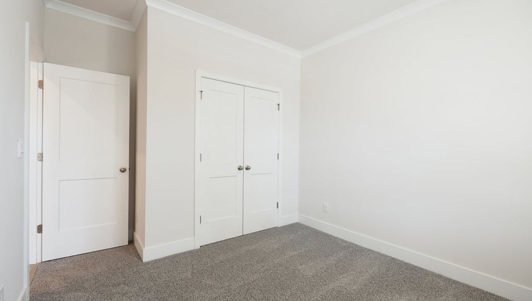 Spacious, unfurnished interior of a new home in Oak Grove Hill, Huntersville (Image 26).