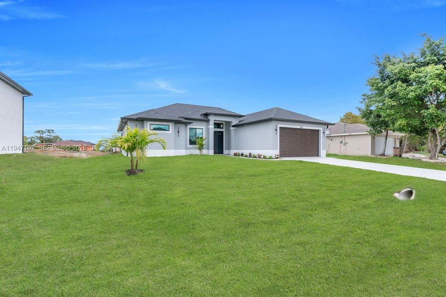 Exterior details and patio area of a home in , Lehigh Acres (Image 3).