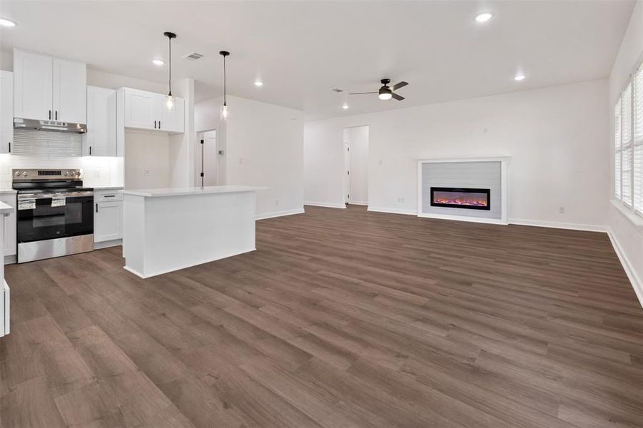 Spacious, unfurnished interior of a new home in , Payne Springs (Image 21). Spacious, unfurnished interior of a new home in , Payne Springs (Image 21).