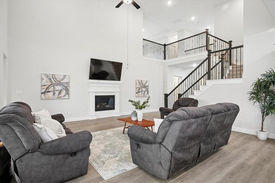 Furnished interior view inside a new home in , Northlake (Image 13).