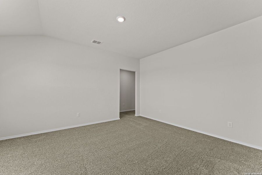 Spacious, unfurnished interior of a new home in Laurel Vistas, San Antonio (Image 21). Spacious, unfurnished interior of a new home in Laurel Vistas, San Antonio (Image 21).