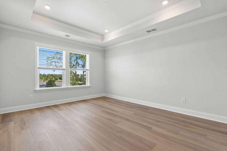 Spacious, unfurnished interior of a new home in Lakeside Townes at Riverlights, Wilmington (Image 13).