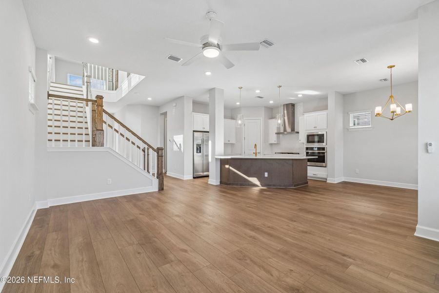 Image 26 of a home in Granville at eTown 38'.