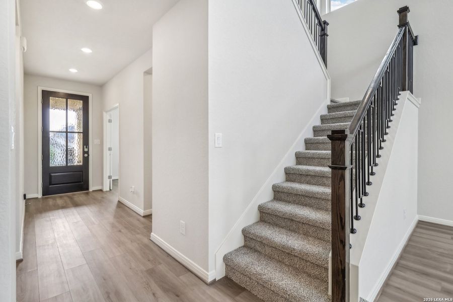 Spacious, unfurnished interior of a new home in , San Antonio (Image 23).