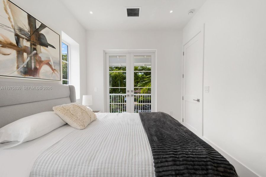Furnished interior view inside a new home in , Coral Gables (Image 18).