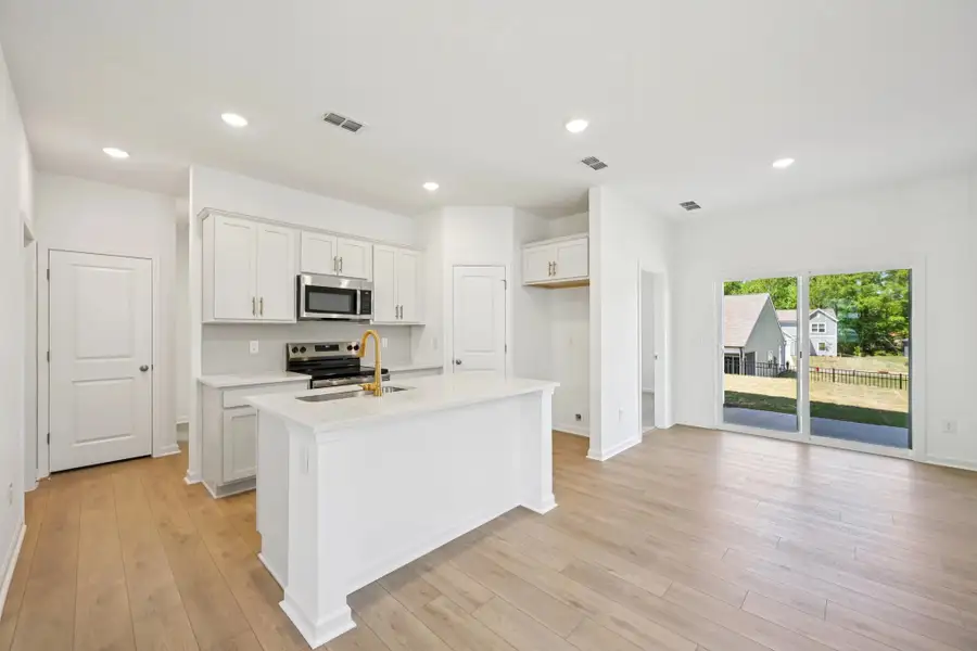 Representative images and renderings are for illustrative purposes. Actual structural options and design finishes of home may vary. Representative images and renderings are for illustrative purposes. Actual structural options and design finishes of home may vary.