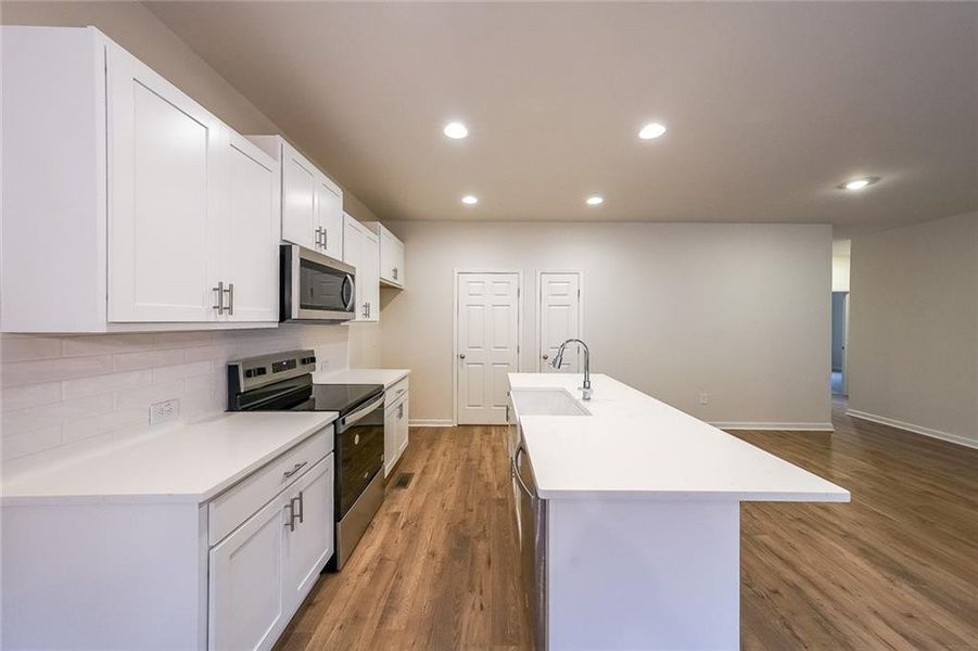 Furnished interior view inside a new home in , Gainesville (Image 6).