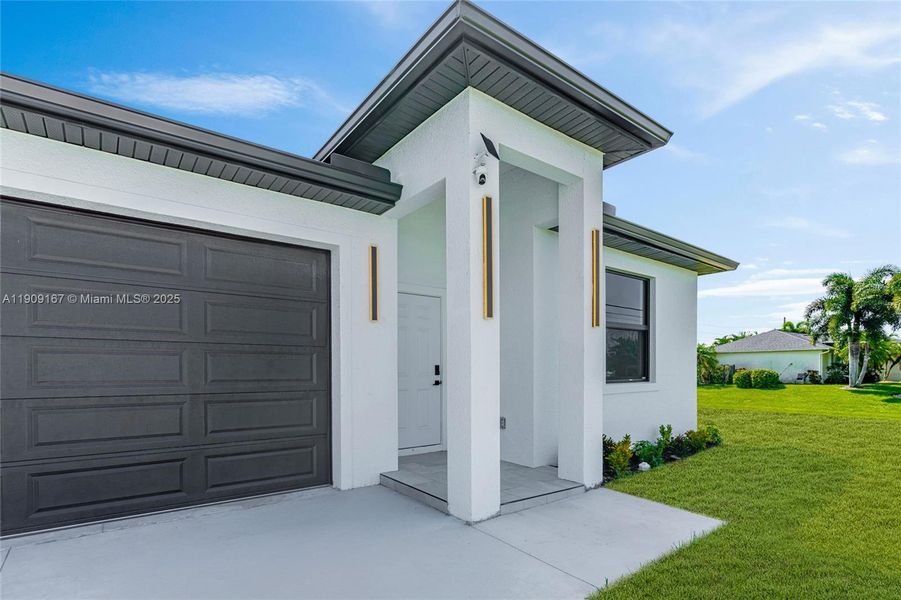 Exterior details and patio area of a home in , Cape Coral (Image 32). Exterior details and patio area of a home in , Cape Coral (Image 32).