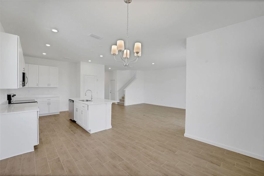 Spacious, unfurnished interior of a new home in Willowbrook North, Winter Haven (Image 32).