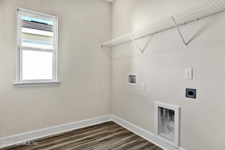 Spacious, unfurnished interior of a new home in , St. Augustine (Image 8).