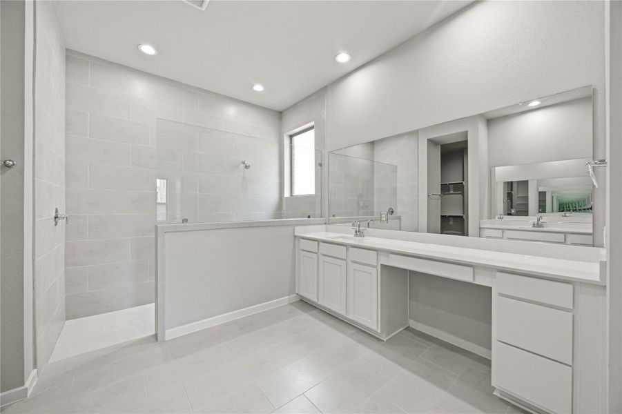 Furnished interior view inside a new home in Canterra Creek  60', Rosharon (Image 13).