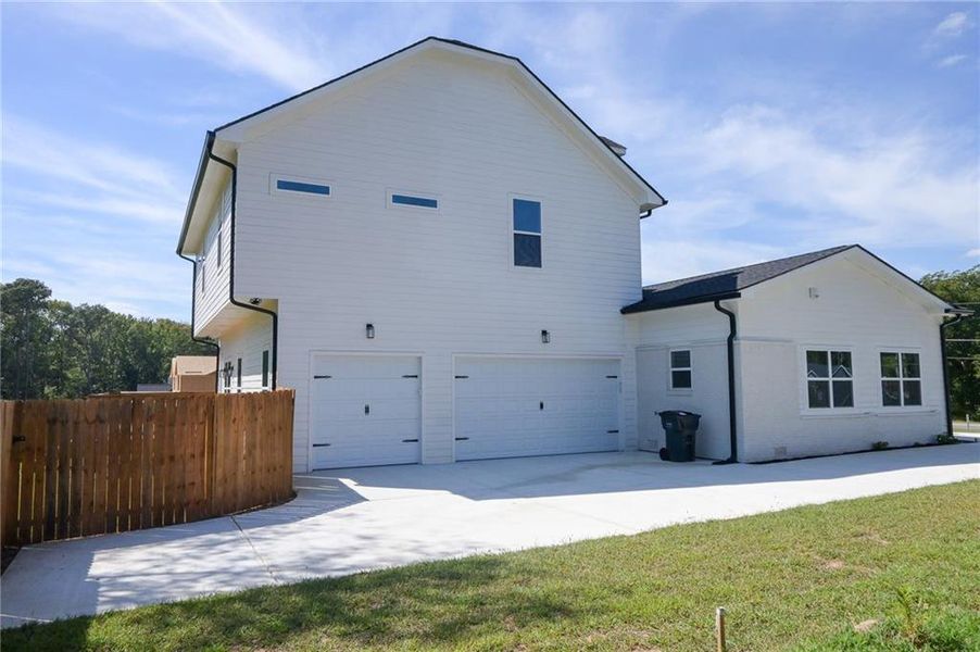 Exterior details and patio area of a home in , Loganville (Image 47).