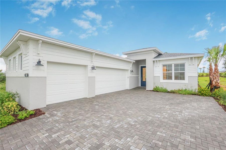 Exterior details and patio area of a home in Cresswind at Lake Harris, Tavares (Image 2). Exterior details and patio area of a home in Cresswind at Lake Harris, Tavares (Image 2).