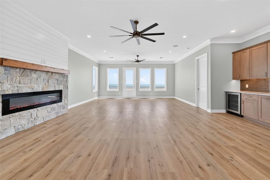 Spacious, unfurnished interior of a new home in , Freeport (Image 33).