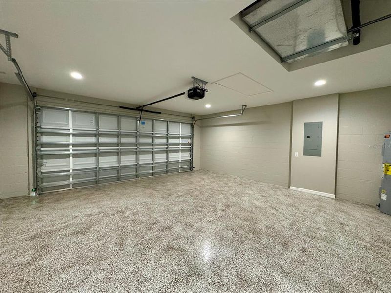 Spacious, unfurnished interior of a new home in , Dunnellon (Image 19).
