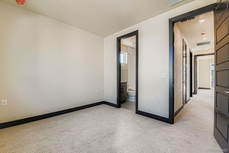 Spacious, unfurnished interior of a new home in Baseline, Broomfield (Image 41).
