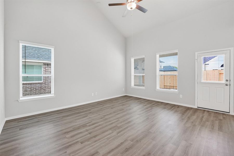 Spacious, unfurnished interior of a new home in Rollingbrook Estates, Baytown (Image 25). Spacious, unfurnished interior of a new home in Rollingbrook Estates, Baytown (Image 25).