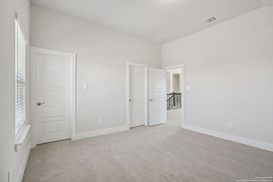Spacious, unfurnished interior of a new home in Carmel Ranch, Schertz (Image 17).