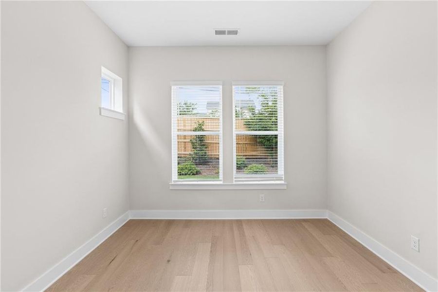 Spacious, unfurnished interior of a new home in Havencroft, Woodstock (Image 16). Spacious, unfurnished interior of a new home in Havencroft, Woodstock (Image 16).