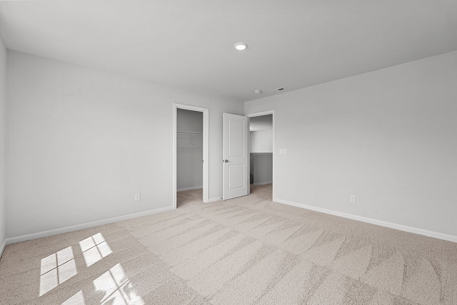 Spacious, unfurnished interior of a new home in Hanes Lake, Winston-Salem (Image 38). Spacious, unfurnished interior of a new home in Hanes Lake, Winston-Salem (Image 38).